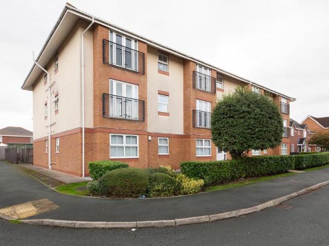 Flat for sale in Wigan, Greater Manchester