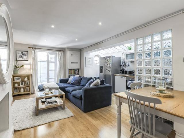 Flat for sale in Sands End, Greater London