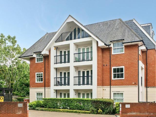 Flat for sale in Bickley, Greater London