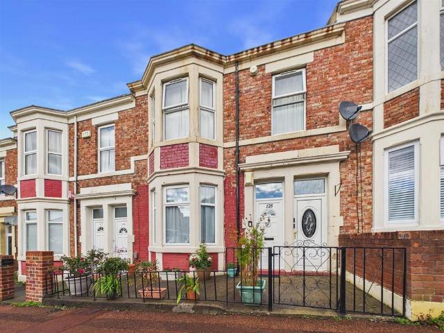 Flat for sale in Deckham, Gateshead
