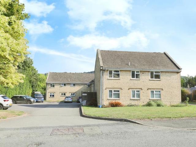Flat for sale in Fossebridge, Gloucestershire