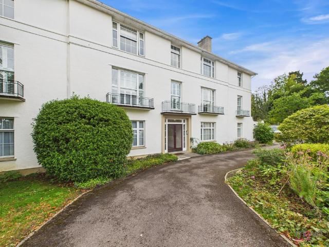 Flat for sale in Golden Valley, Gloucestershire