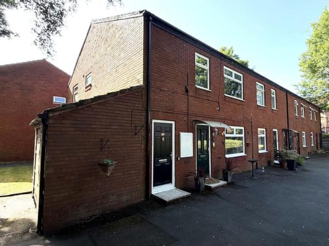 Flat for sale in Georgia, Greater Manchester