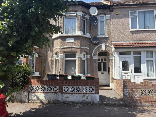 Flat for sale in Little Ilford, Greater London