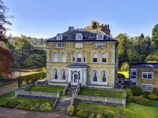 Flat for sale in Batchworth