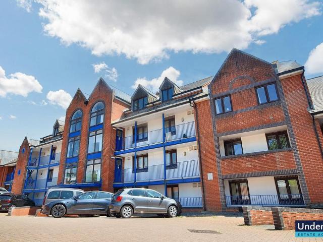 Flat for sale in Dawlish, Bridford