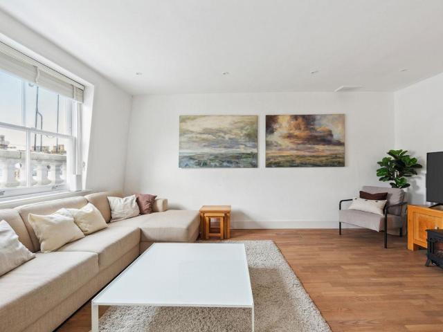 Flat for sale in Notting Hill, Greater London