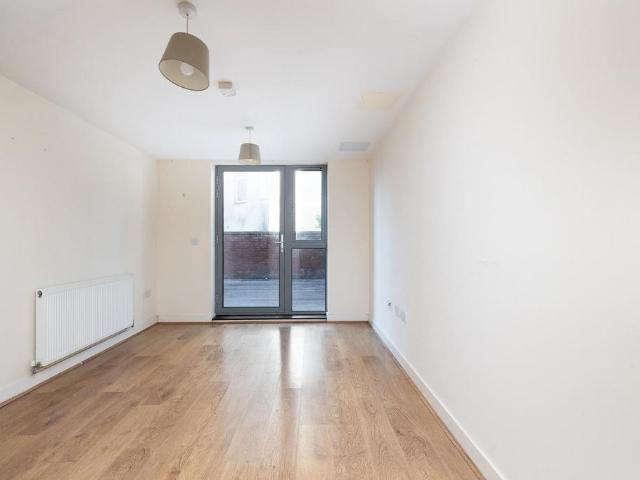 Flat for sale in Stokes Croft, Feckenham