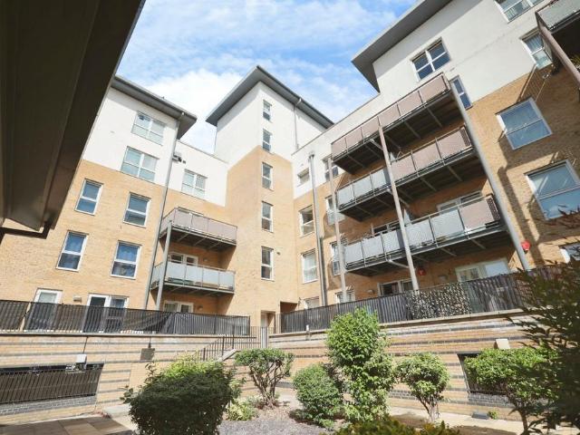 Flat for sale in Holywell Estate, North Watford