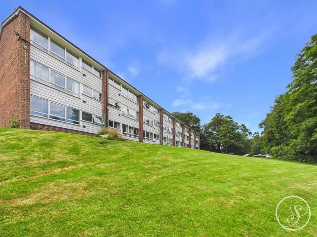 Flat for sale in West Yorkshire