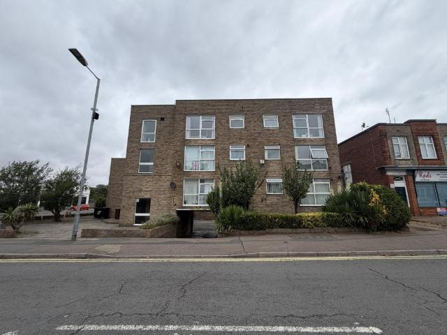 Flat for sale in Felixstowe, Eastbridge