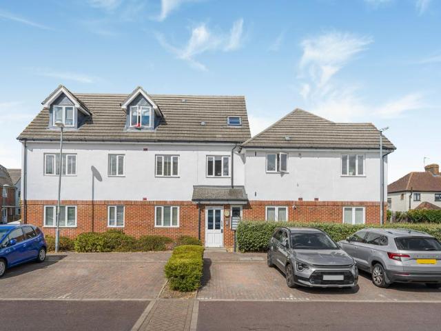Flat for sale in Blackhills, Surrey