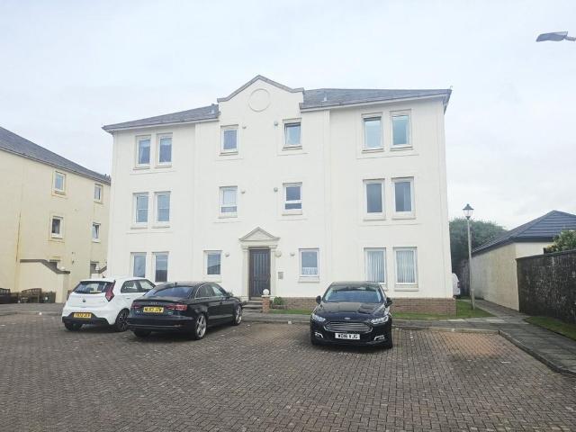 Flat for sale in Ardrossan, Scotland