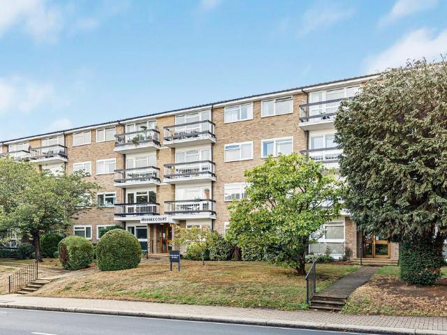 Flat for sale in Putney, Greater London