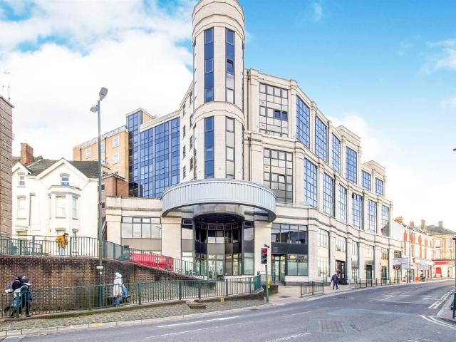 Flat for sale in West Cliff, Bournemouth