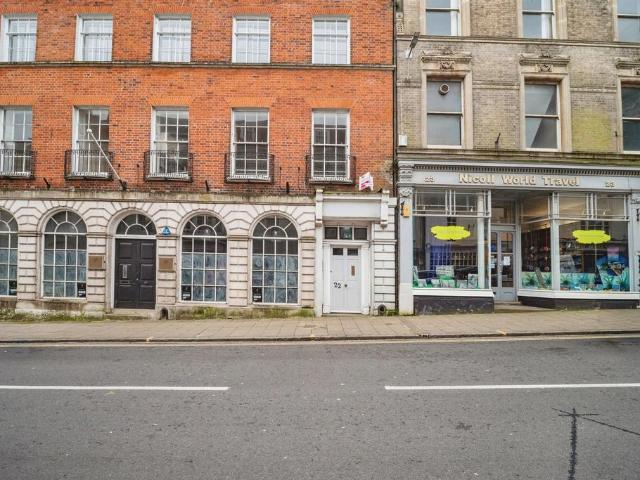 Flat for sale in Fordington