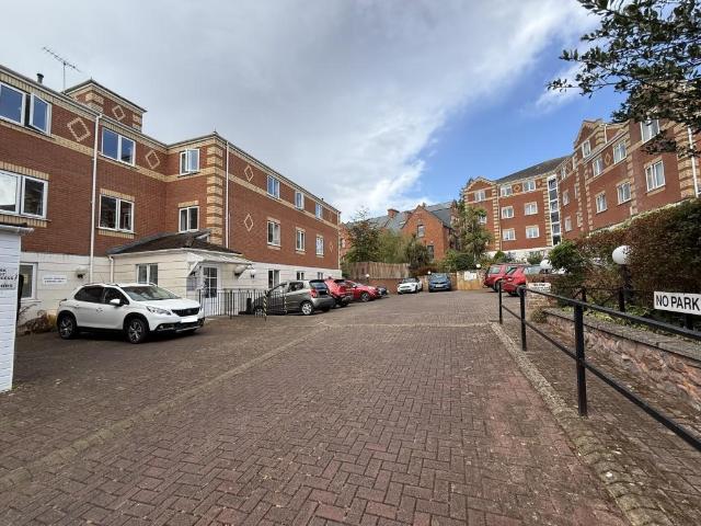 Flat for sale in Watergate, Devon
