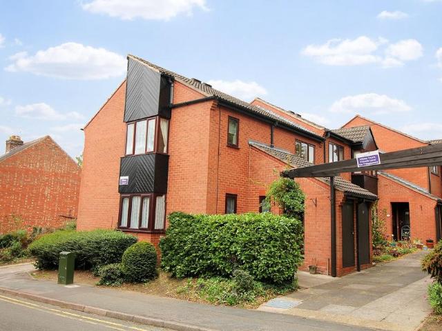 Flat for sale in Oadby, Oadby and Wigston