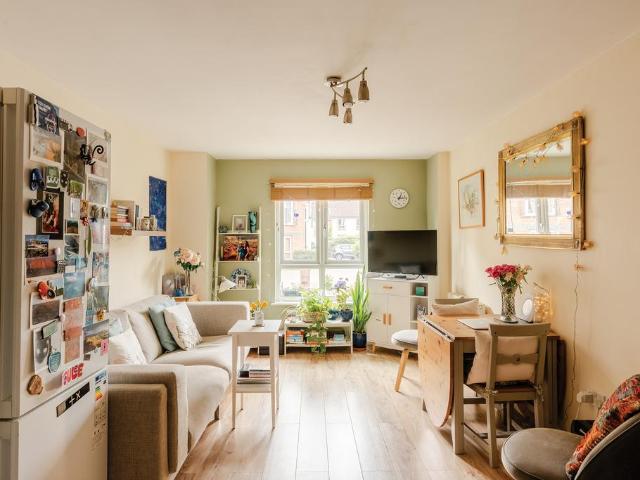 Flat for sale in Feckenham, City Of Bristol
