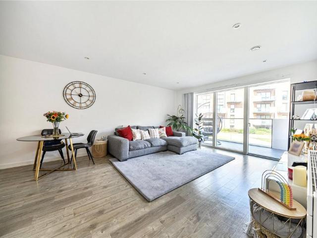Flat for sale in Greater London
