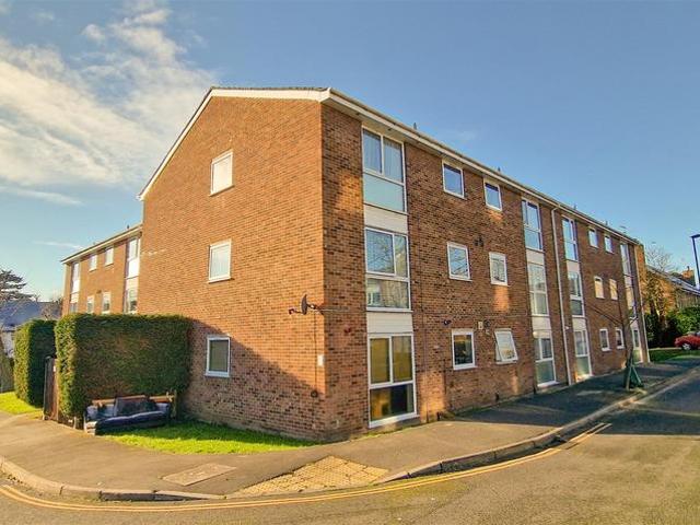 Flat for sale in London Borough of Hounslow, Spring Grove