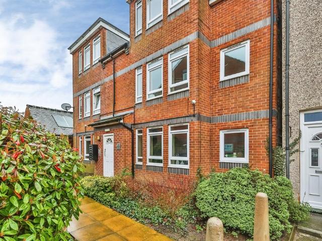 Flat for sale in Titchfield, Hucknall
