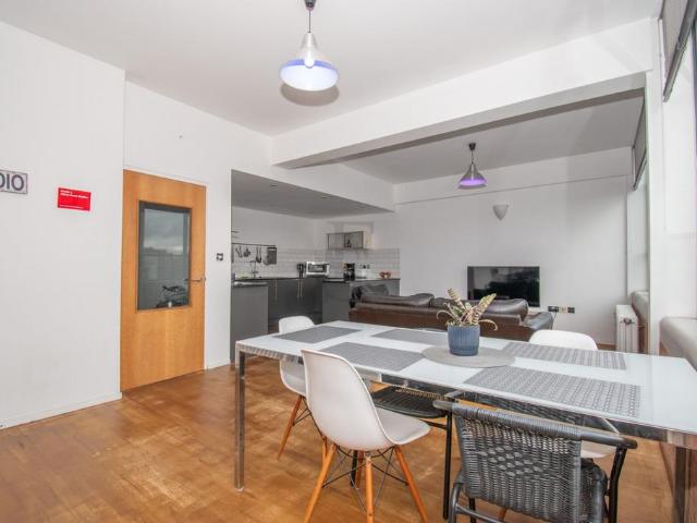 Flat for sale in St Matthew's, Old Wharf