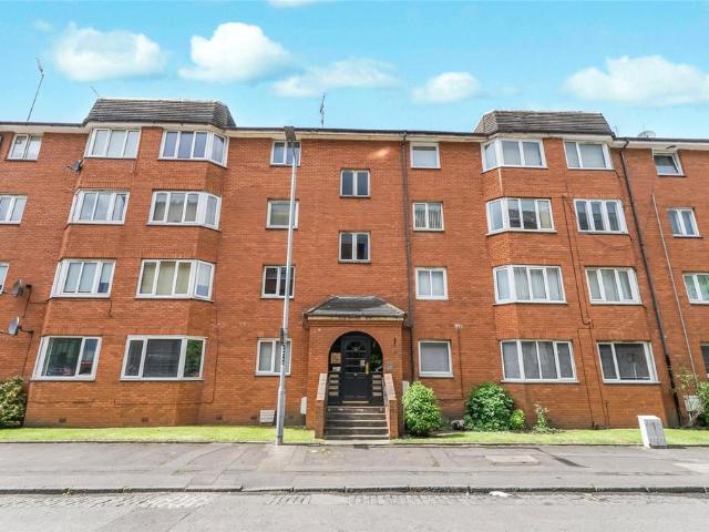 Flat for sale in Broomhill, Scotland