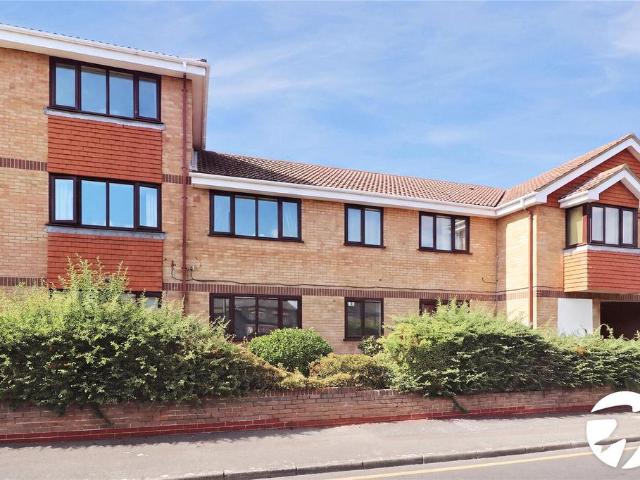 Flat for sale in London Borough of Bexley, Greater London
