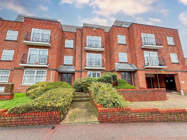 Flat for sale in Alton Barnes, Isle Of Man