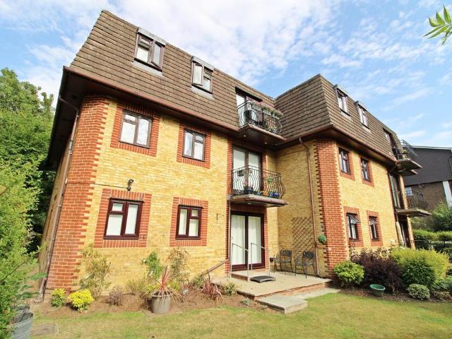 Flat for sale in Beckenham, Greater London
