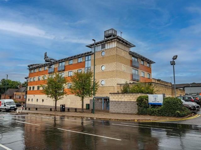 Flat for sale in Bell's Lane Estate, Haddon