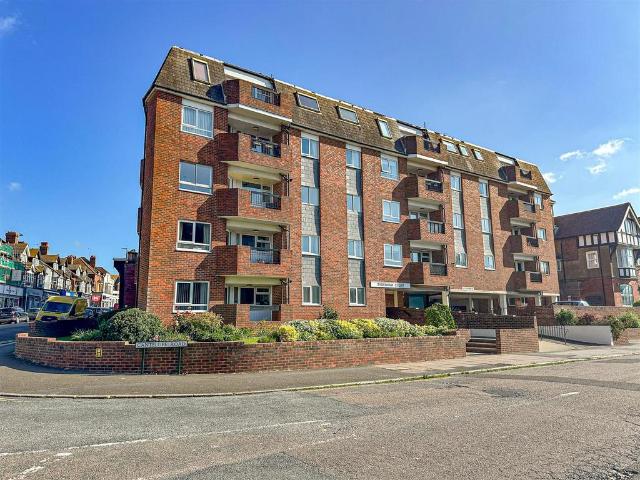 Flat for sale in Central, Heathlands