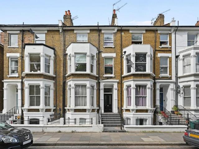 Flat for sale in Brook Green, Greater London