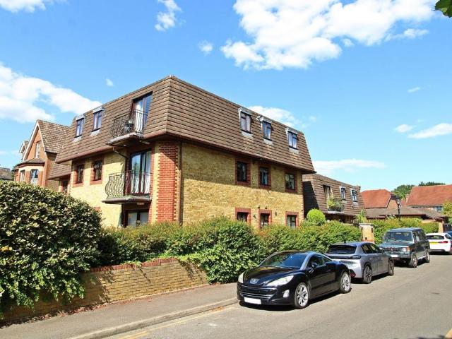 Flat for sale in Eden Park, Greater London