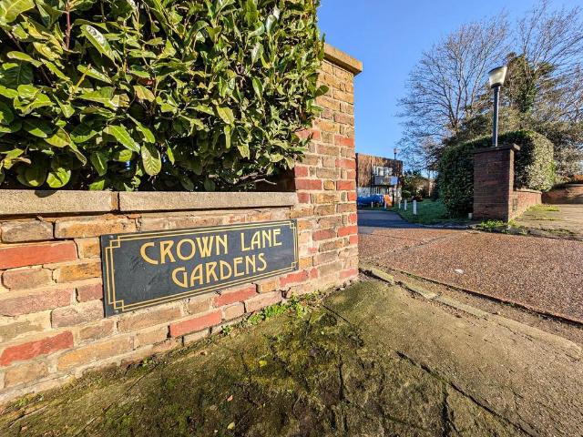 Flat for sale in West Norwood, Greater London