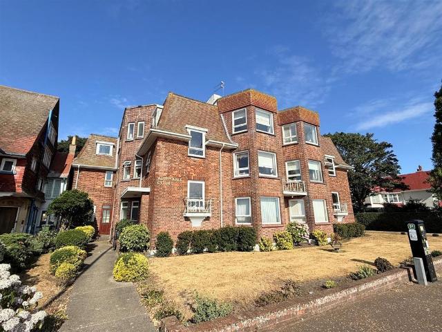 Flat for sale in Newtown, Stokesby