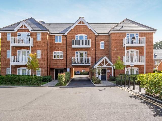 Flat for sale in Sunninghill and Ascot, Sunninghill