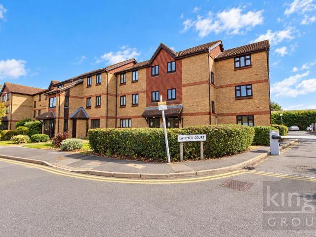 Flat for sale in Waltham Cross, Broxbourne