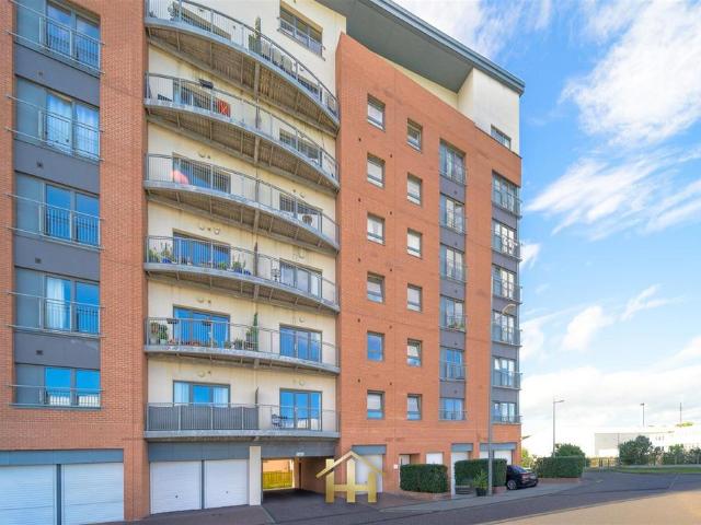 Flat for sale in City Quay, Scotland