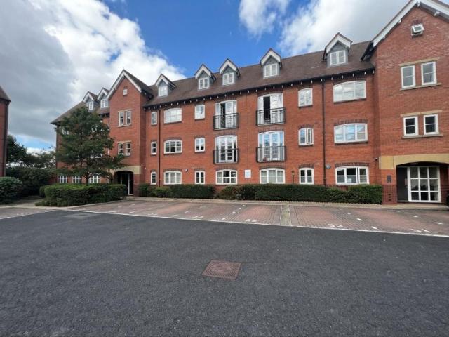 Flat for sale in Cliff Hill, Warwick