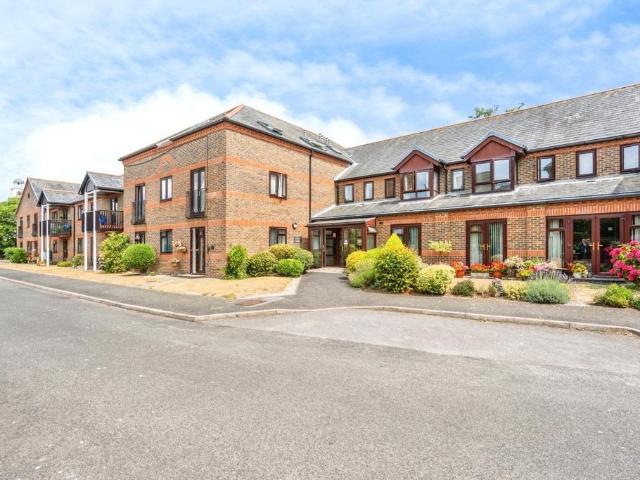 Flat for sale in Bognor Regis, Arun