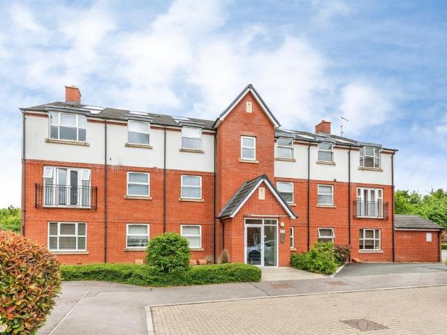 Flat for sale in Rushden