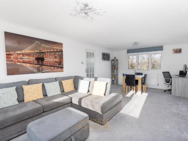Flat for sale in Glynde, West Sussex