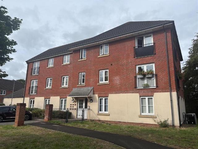 Flat for sale in Chippenham, Wiltshire