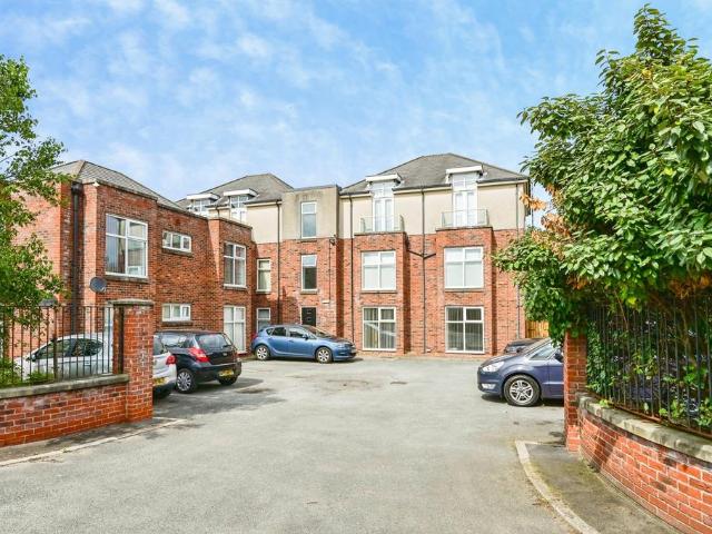 Flat for sale in Great Crosby, Sefton