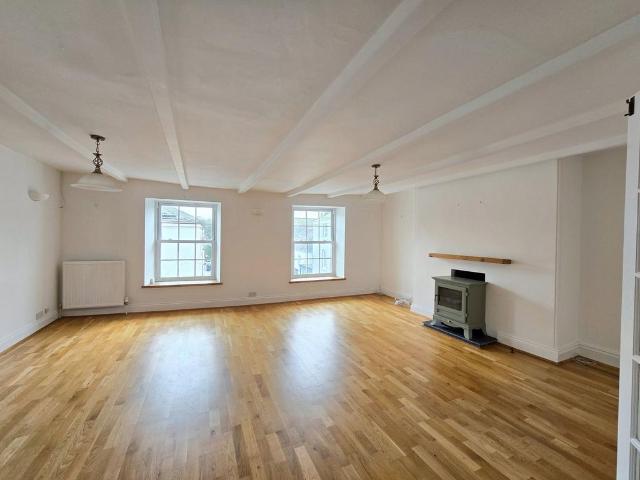Flat for sale in Weir Quay, Devon