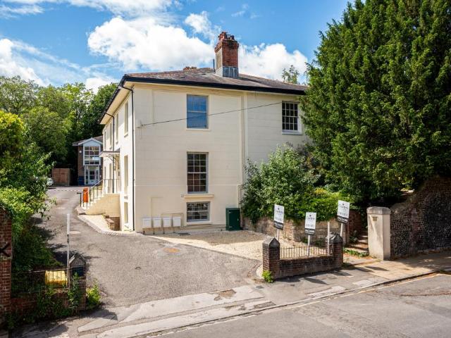 Flat for sale in Fulflood, Hampshire