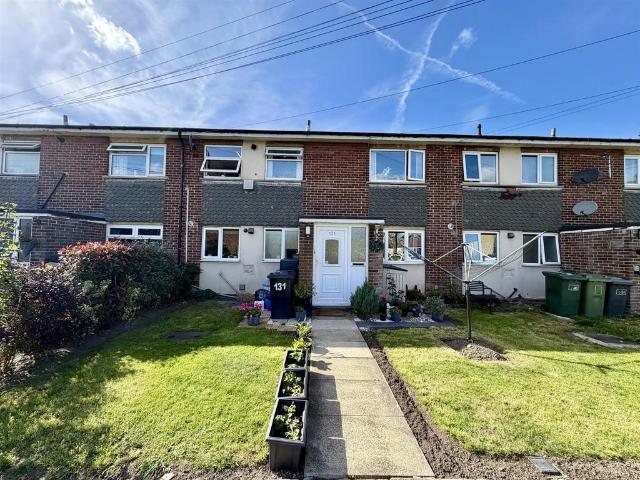 Flat for sale in Towngate, Kirklees
