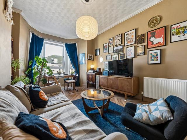 Flat for sale in Shawmoss, Glasgow